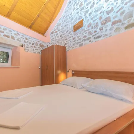 House Dinko Holiday home *